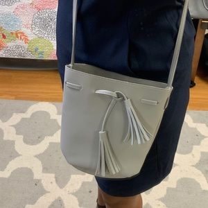 NEW Izzy and Liv Grey Bucket Bag